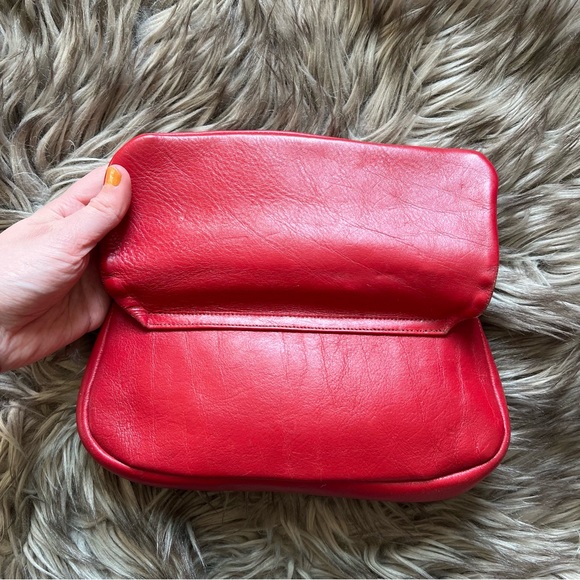🌿SOLD🌿 Vintage Red Leather Handheld Clutch Purse 🍒 - Picture 5 of 5